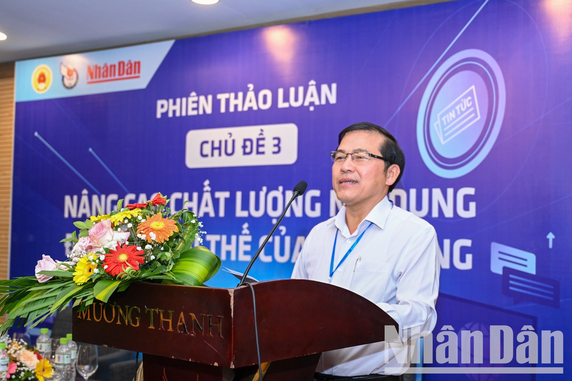 W_chu-tich-hoi-nha-bao-da-nang-tong-bien-tap-bao-da-nang-nguyen-duc-nam-trinh-bay-tham-luan-1.jpg