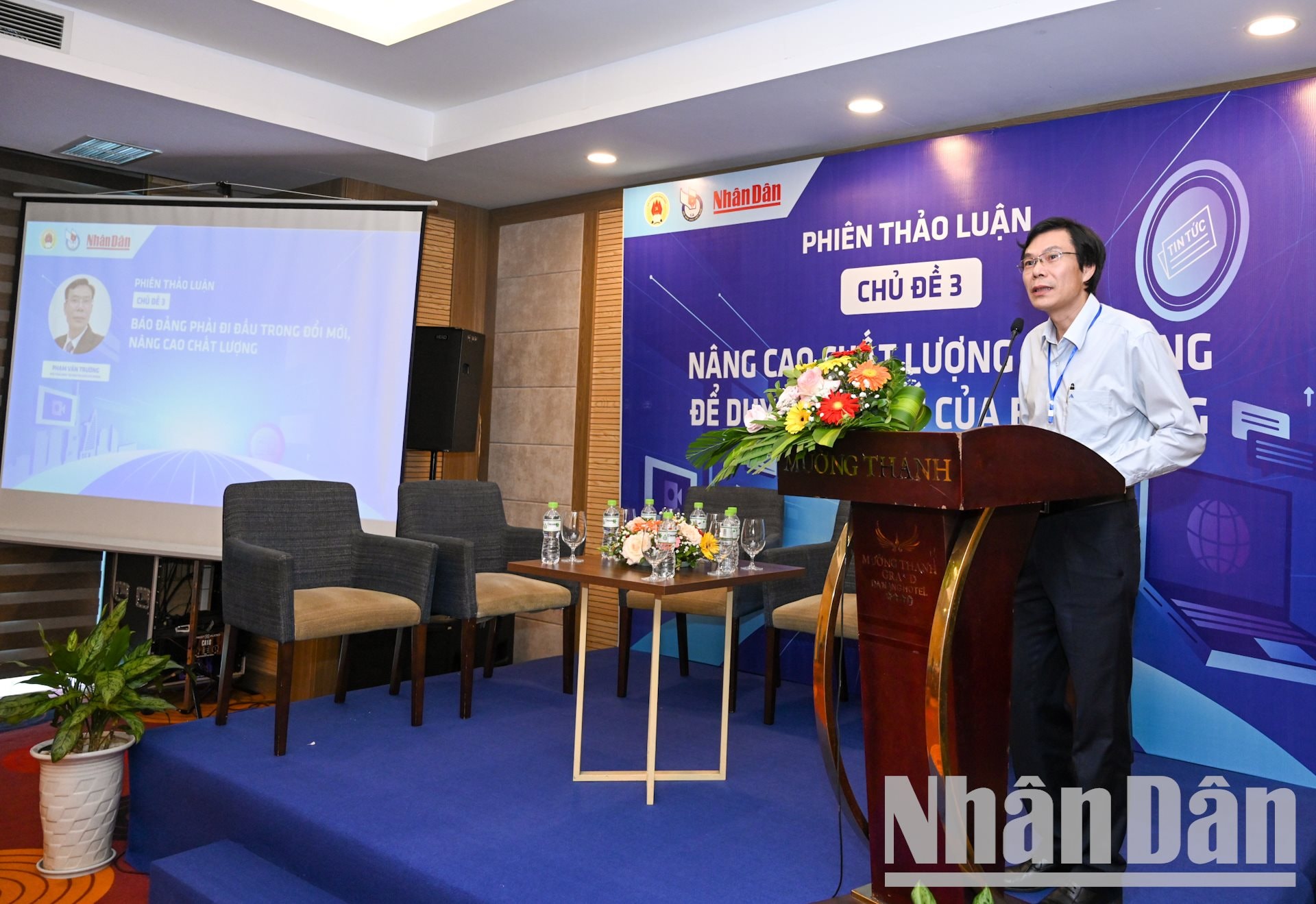 W_pho-tong-bien-tap-bao-sai-gon-giai-phong-pham-van-truong-trinh-bay-tham-luan-1.jpg