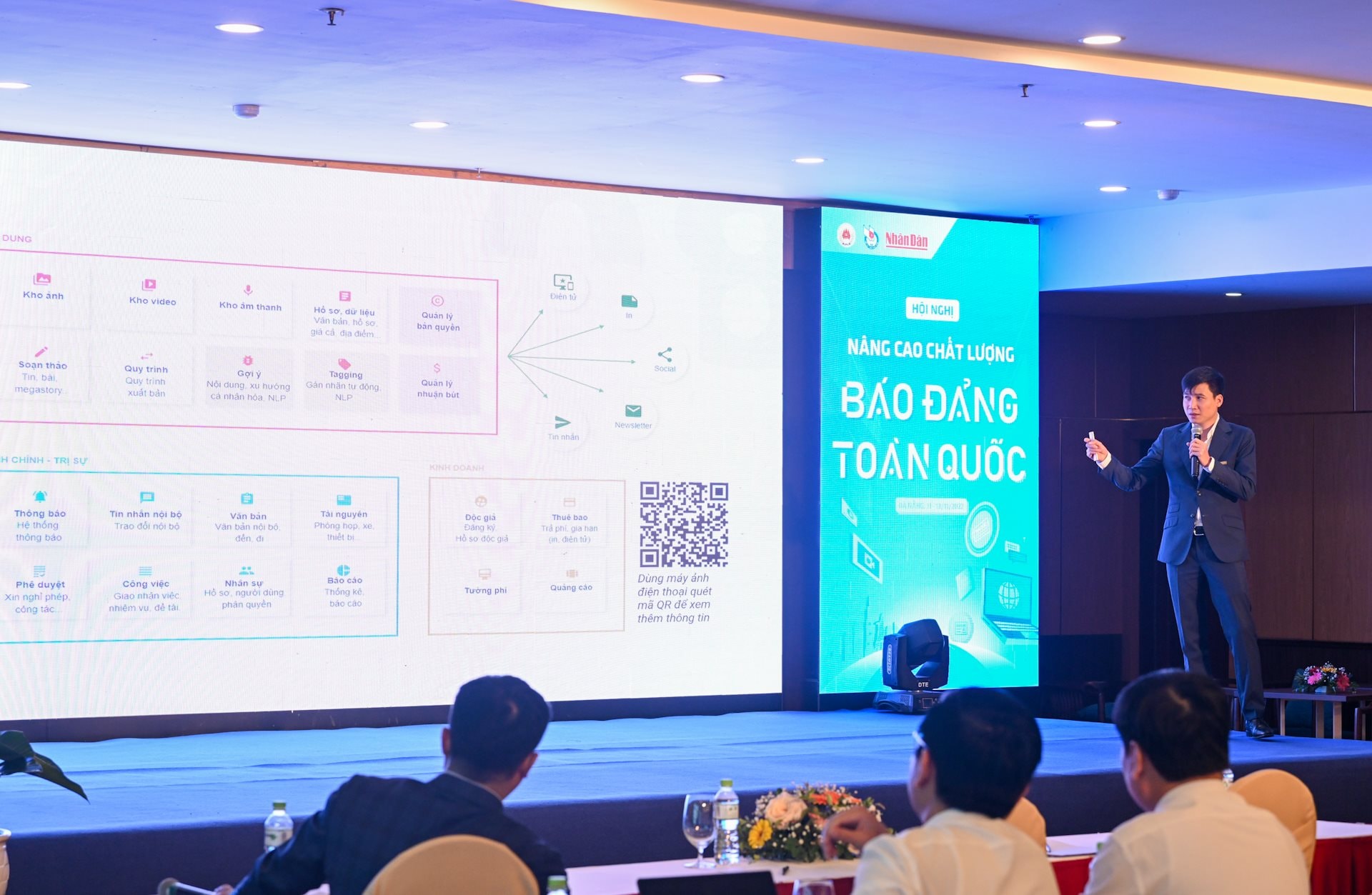 giam-doc-san-pham-onecms-bui-cong-duyen-trinh-bay-tham-luan-4.jpg